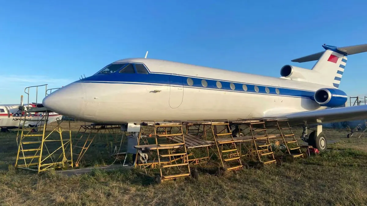 У музеї авіації завершили перший етап реставрації найстарішого в Україні Як-40