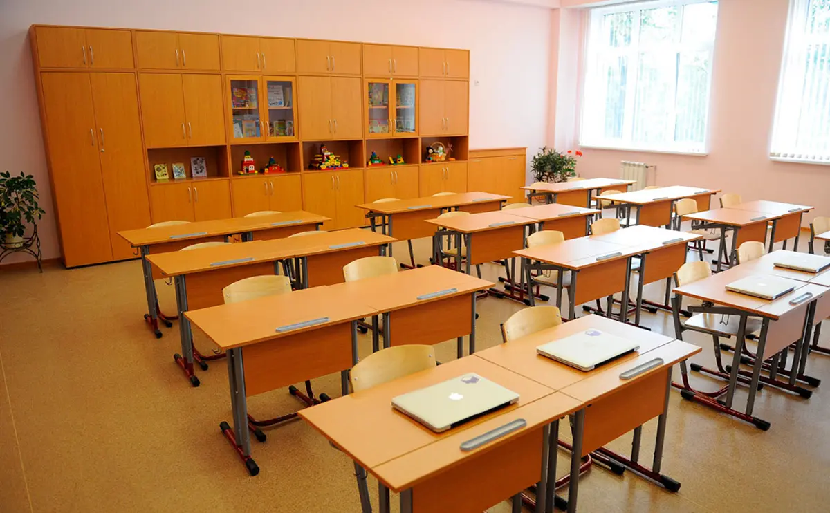 Частина шкіл Дарницького та Дніпровського районів тимчасово перейде на дистанційне навчання