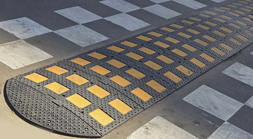 Кияни пропонують встановити «лежачих поліцейських» на всіх пішохідних переходах