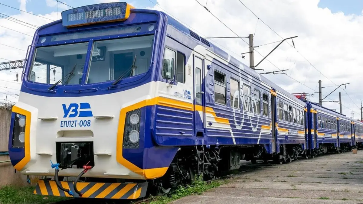 У Києві запустили додаткові шатли електрички між правим і лівим берегом