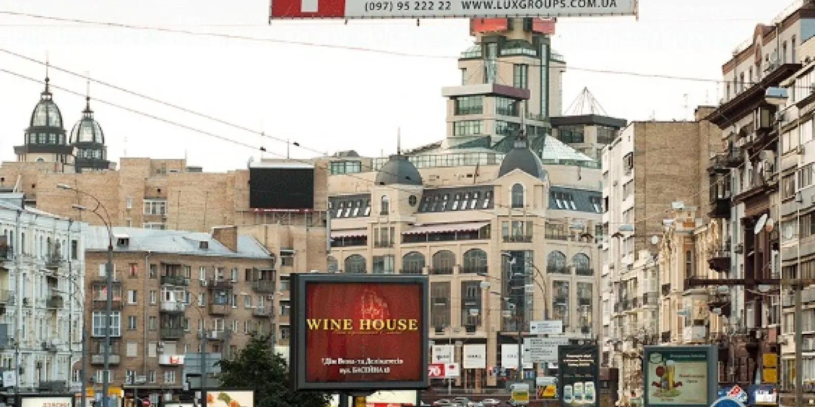 У Києві за місяць прибрали понад 1 500 рекламних конструкцій і вивісок