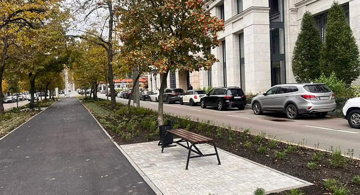 У Києві з’явилися 10 нових мініскверів: тепер зелені зони — у кожному районі столиці