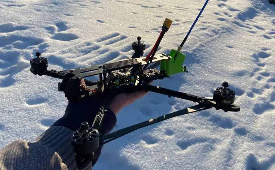 У Києві навчають збирати дрони для національного спротиву