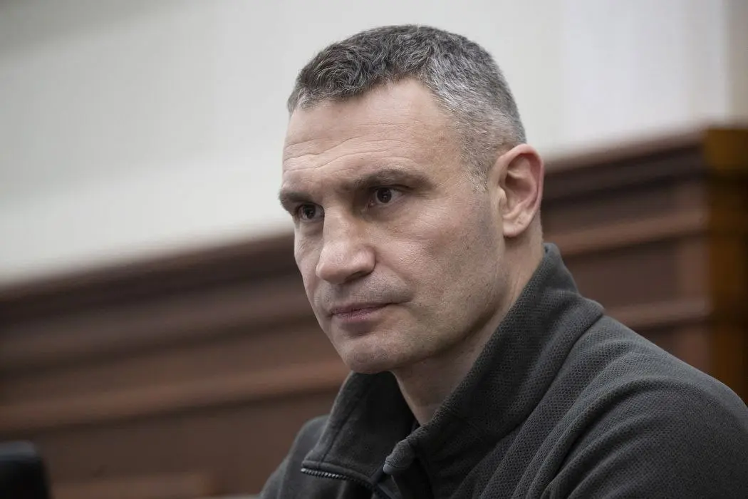 У Києві з’являться 500 нових мобільних укриттів: райони визначать місця встановлення