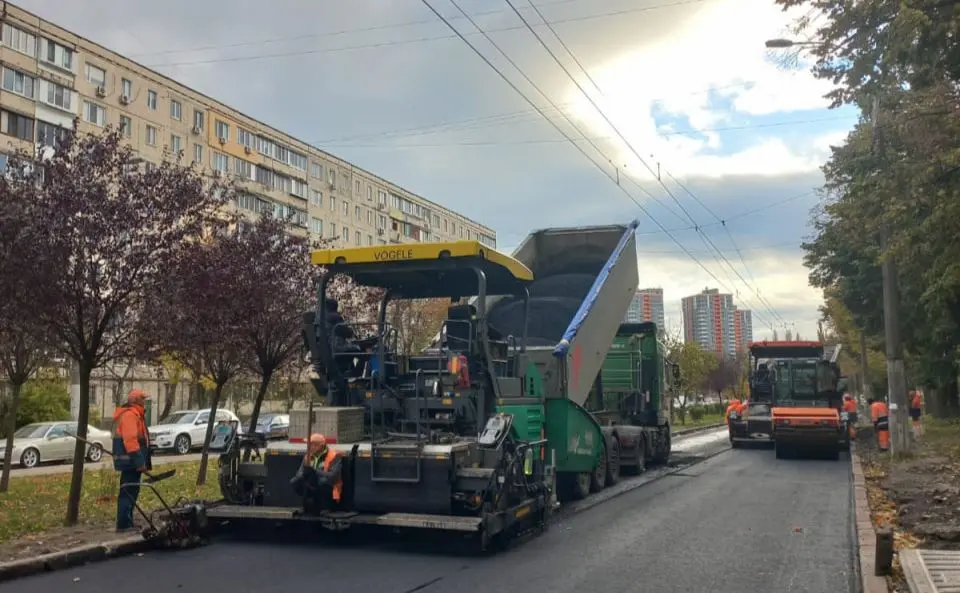 Незабаром відкриють оновлений проспект Рокосовського в Оболонському районі