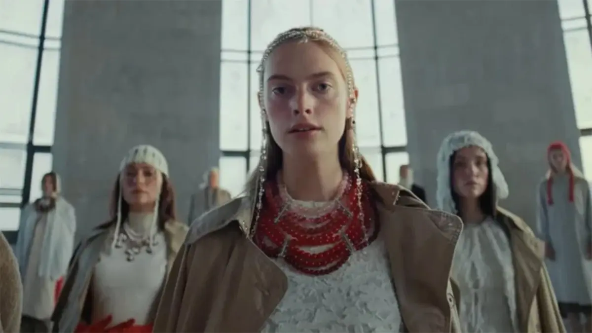 Apashe та Аліна Паш випустили емоційний кліп «Kyiv» про місто, яке неможливо зламати