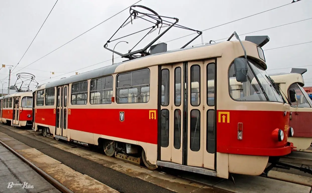 На Кирилівській обмежать рух трамваїв: тимчасово змінять маршрути