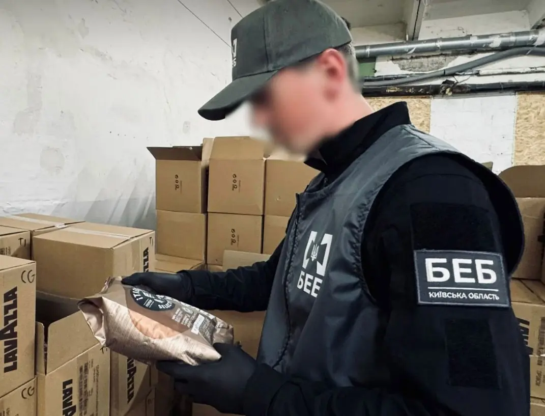 На Київщині викрили підпільне виробництво фальсифікованої кави на мільйони гривень
