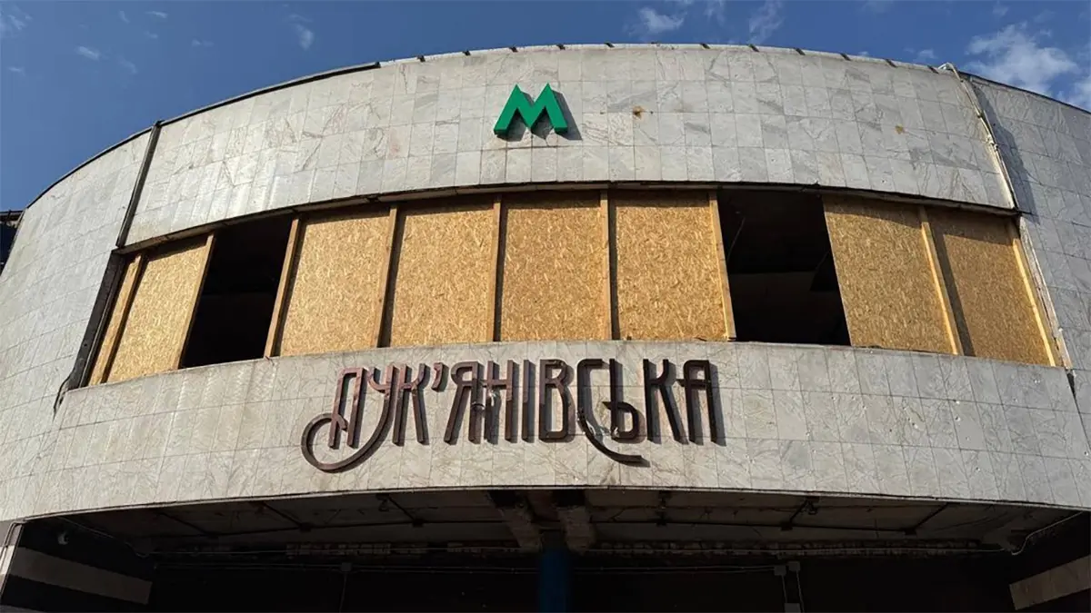 У Києві закликають відкрити другий вихід зі станції метро “Лук’янівська” для підвищення безпеки та комфорту пасажирів.