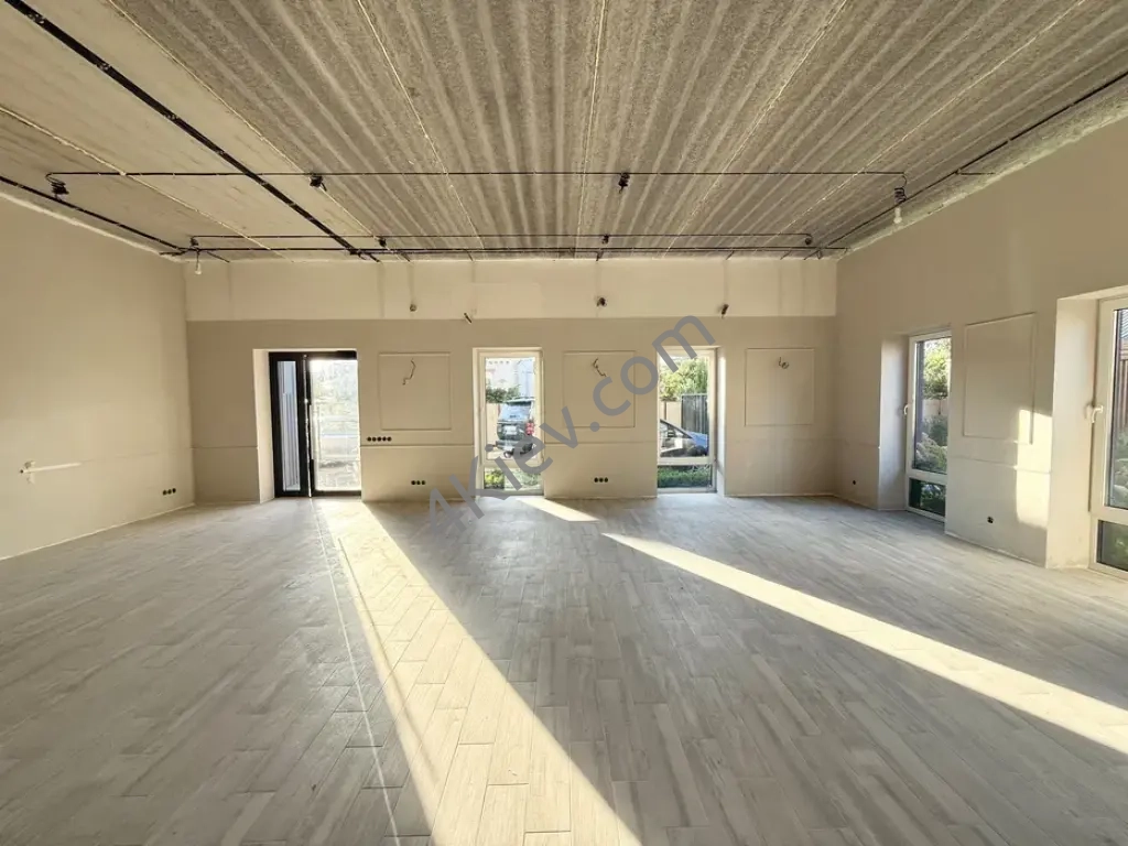 Продаж комерційного приміщення з ремонтом в Бучі. 62м2