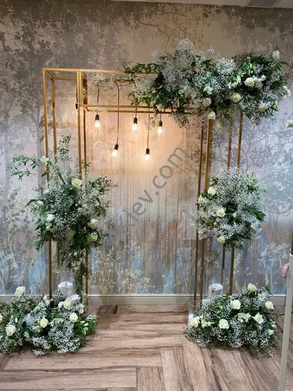 Оренда арок з живими квітами