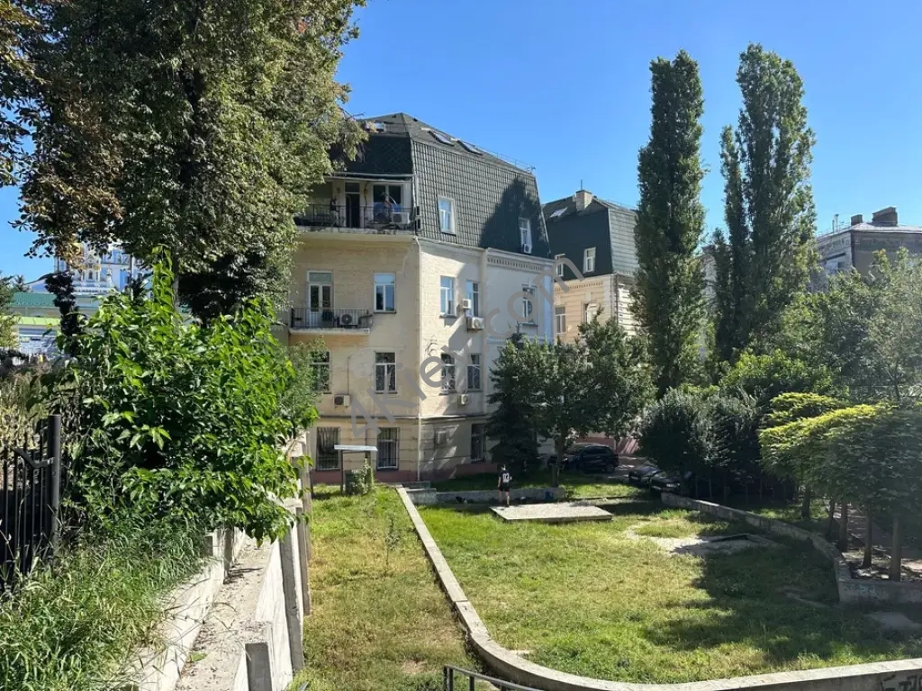 Унікальне приміщення 92 м2 в центрі Києва. Михайлівська площа.