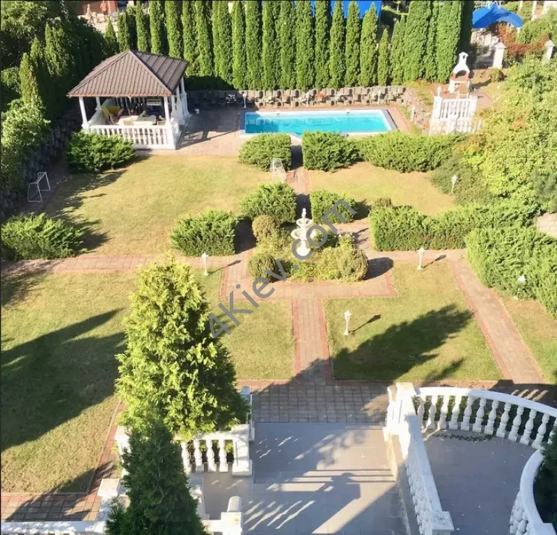 Чудовой будинок біля лісу! Лісники, масив Стежки