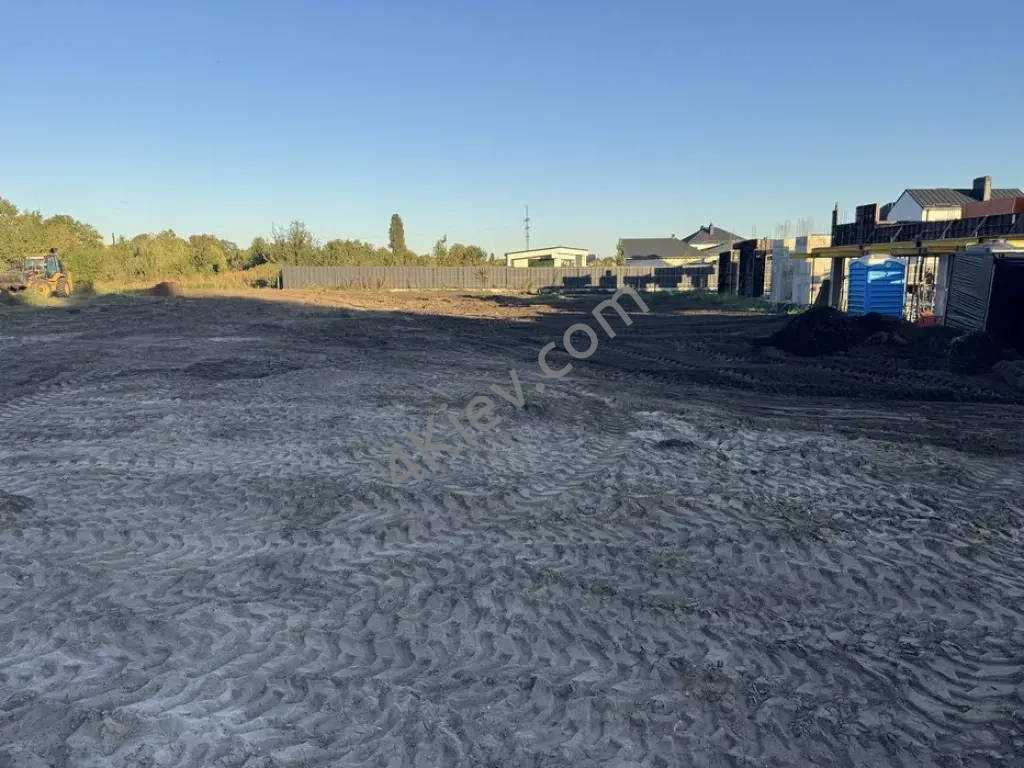 Перша лінія від річки «Рось» 17соток. Напроти парку «Олександрія»