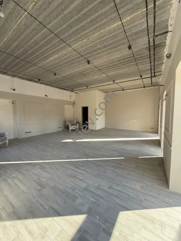 Продаж комерційного приміщення з ремонтом в Бучі. 62м2