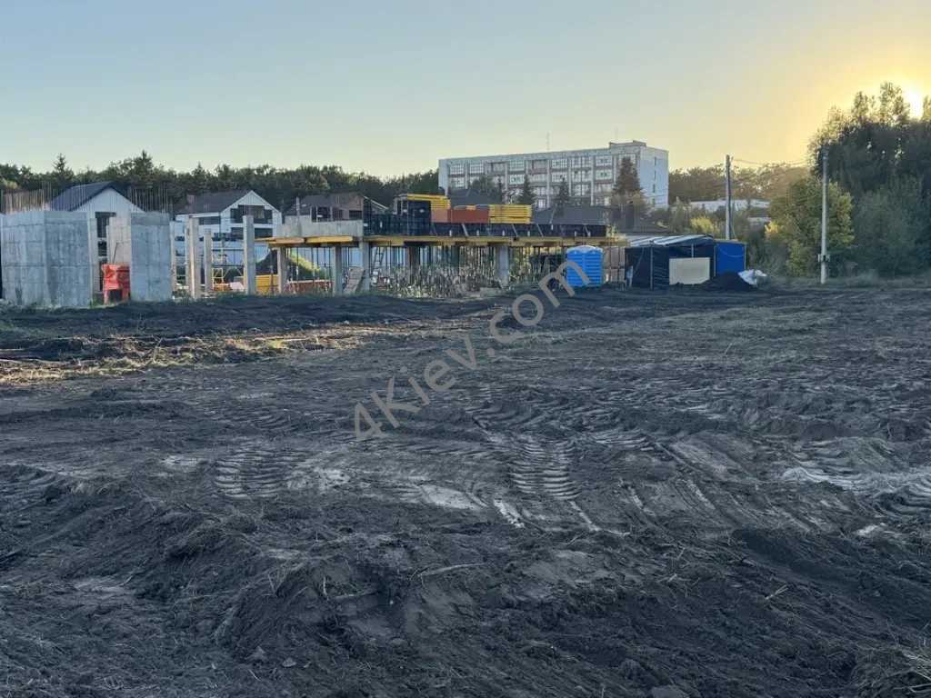 Перша лінія від річки «Рось» 17соток. Напроти парку «Олександрія»