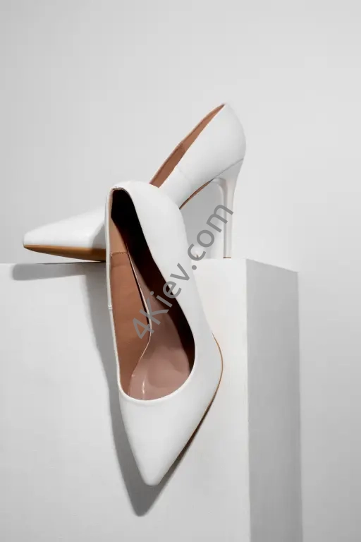 Лодочки білого кольору