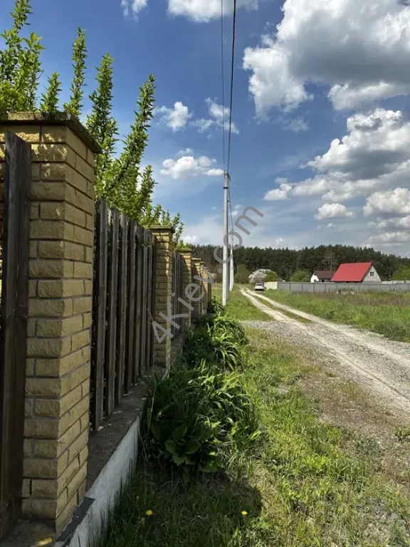 Продам 12 соток під забудову поруч ліс