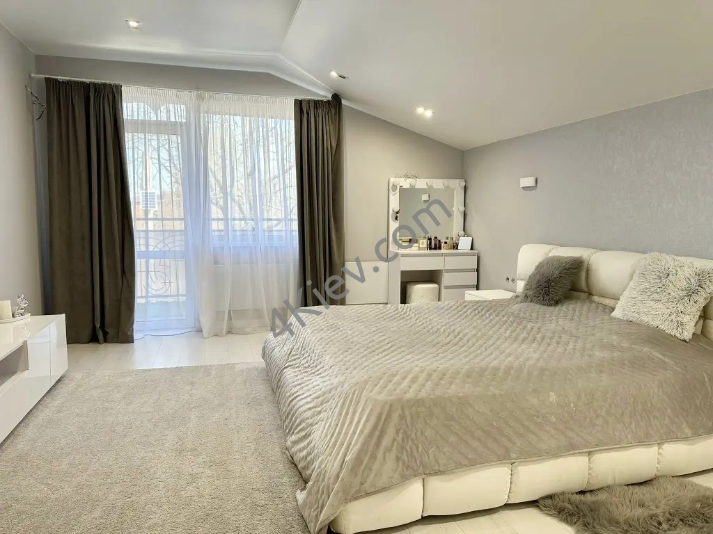 Продається ПРОСТОРИЙ дуплекс у самому серці Ірпеня!