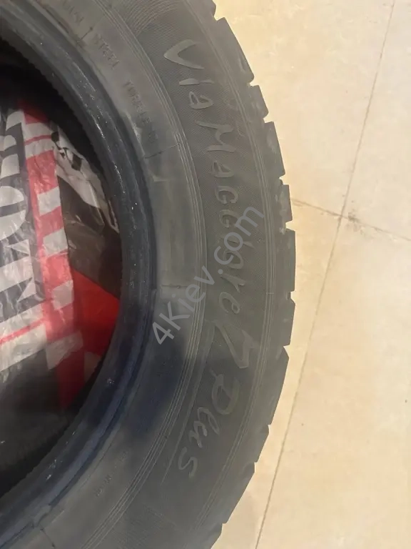 Продам зимову резину 225/65/17