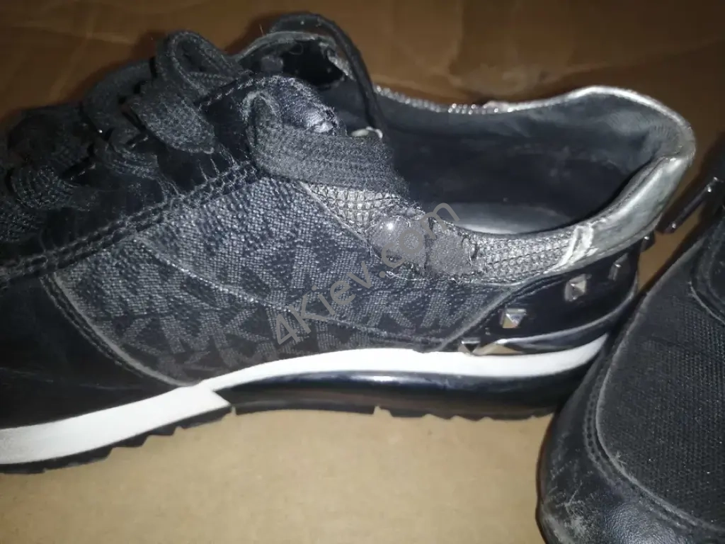 Женские кроссовки Michael Kors