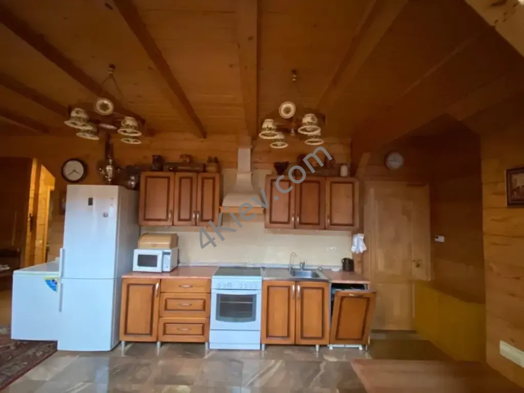 Оренда дерев'яного утепленого будинку на березі річки