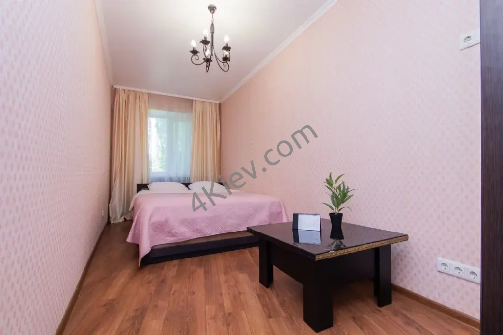 Оренда 3-кім квартири подобово Київ Вишневе