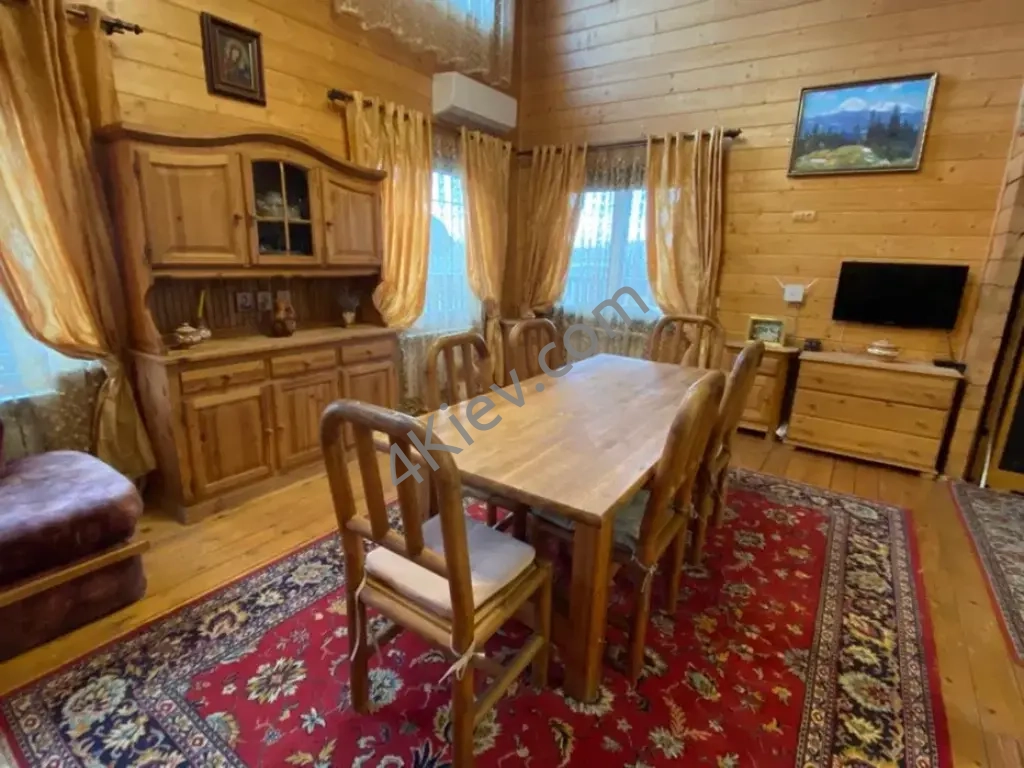 Оренда дерев'яного утепленого будинку на березі річки