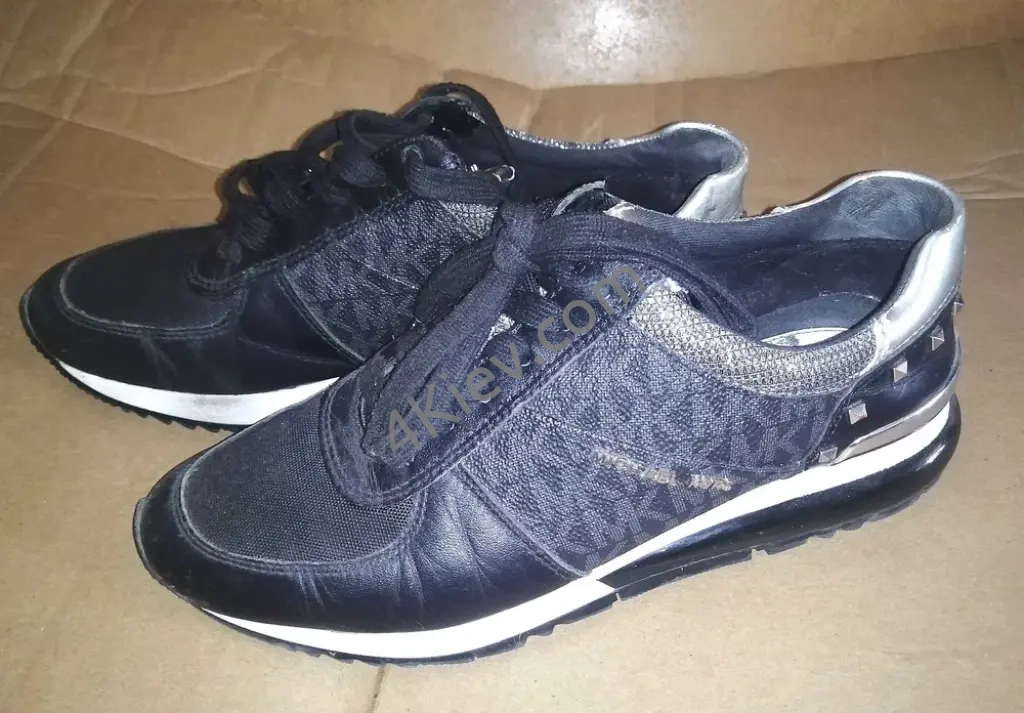 Женские кроссовки Michael Kors