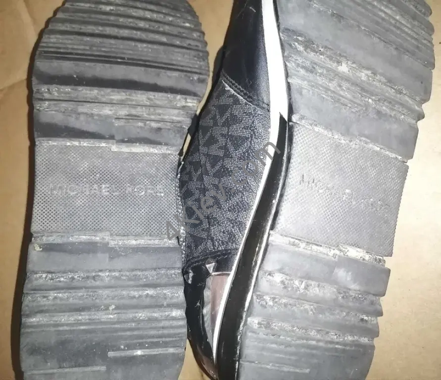 Женские кроссовки Michael Kors