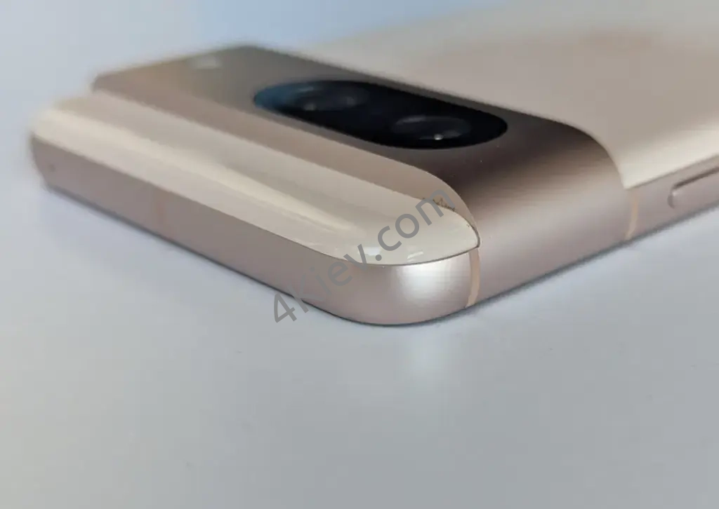 Google pixel 8 рожевого кольору