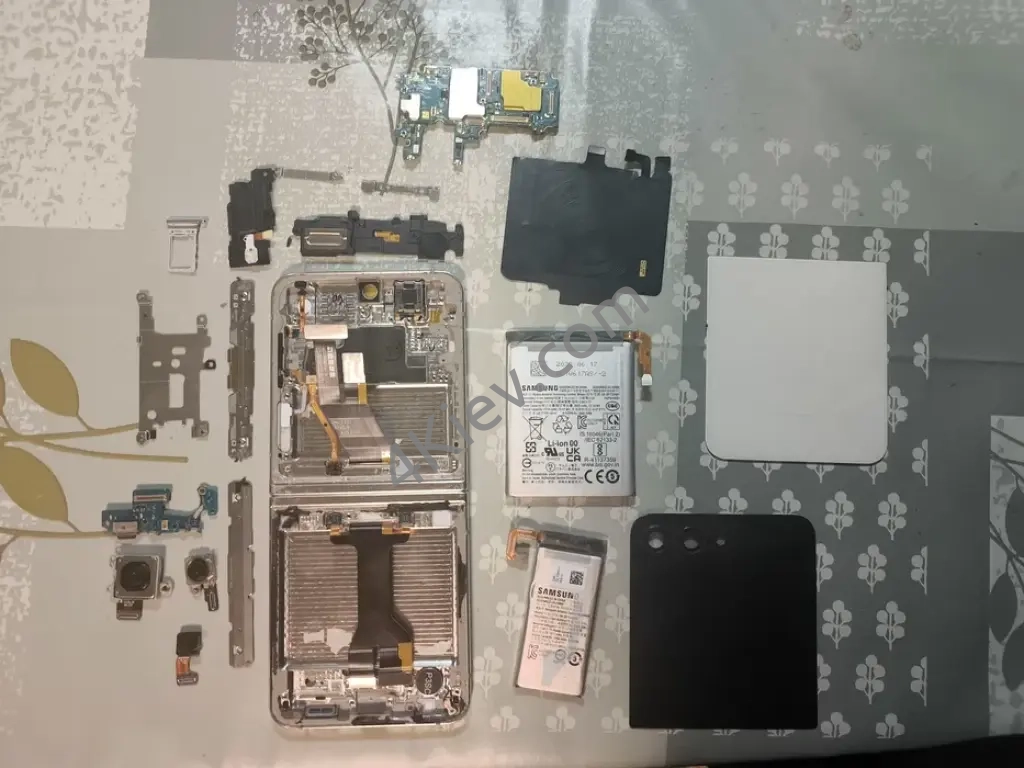 Samsung galaxy z Flip 5 разборка