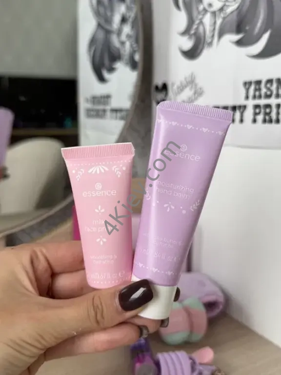 Косметика з адвент календаря Essence