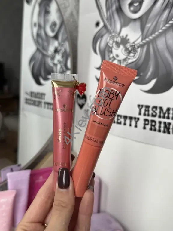 Косметика з адвент календаря Essence