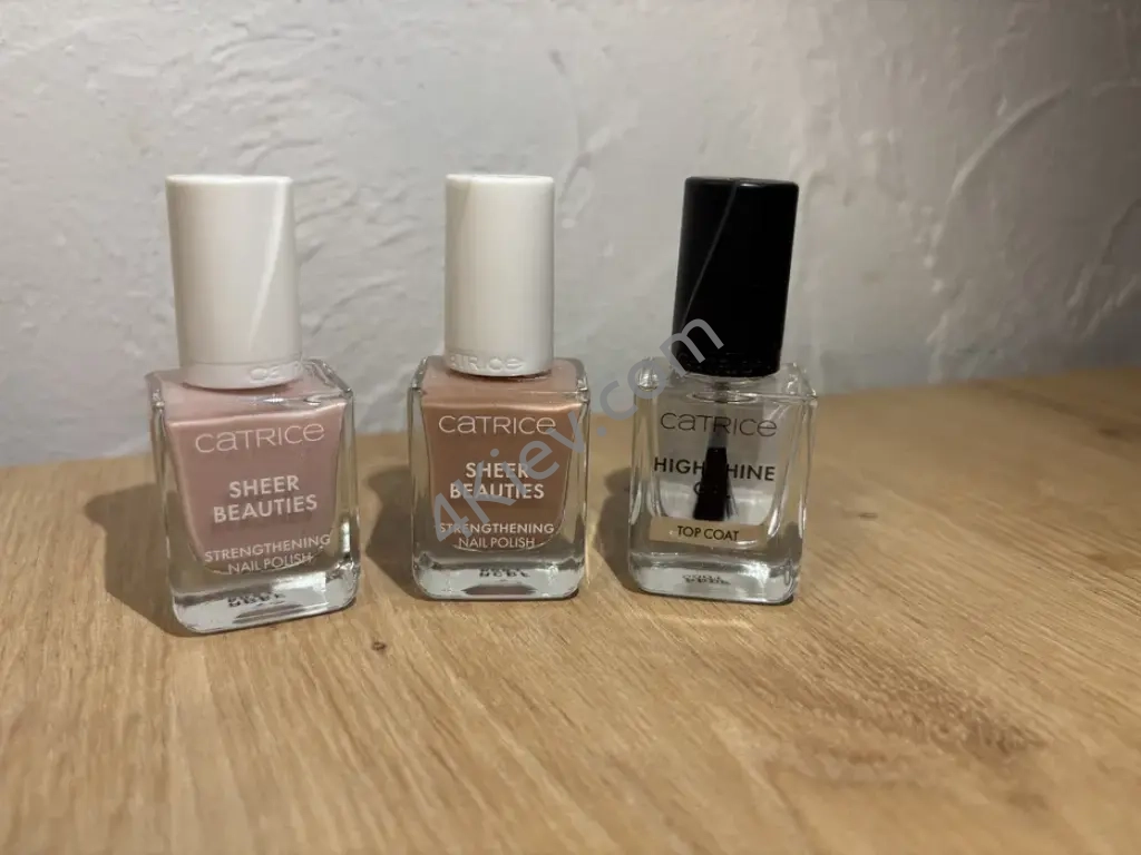 Продам лаки від catrice. Усі баночки повні , так як не використовувалися