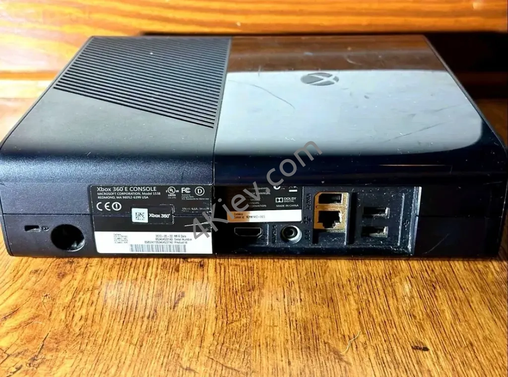 Ігрова приставка Xbox 360E 500GB