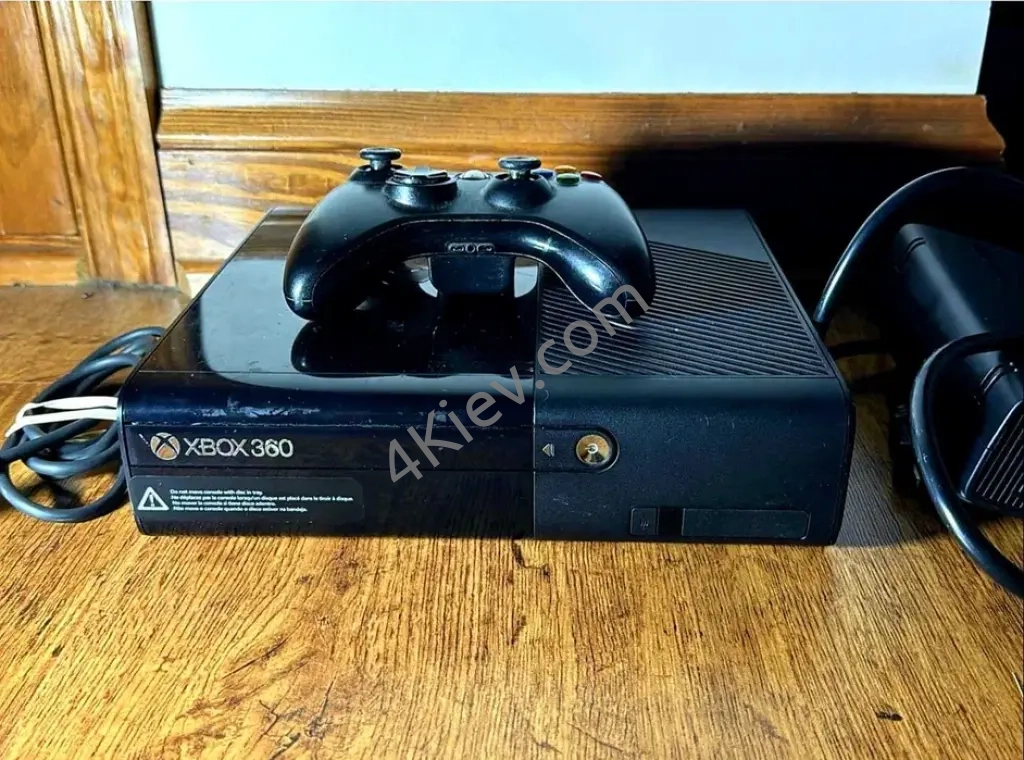 Ігрова приставка Xbox 360E 500GB