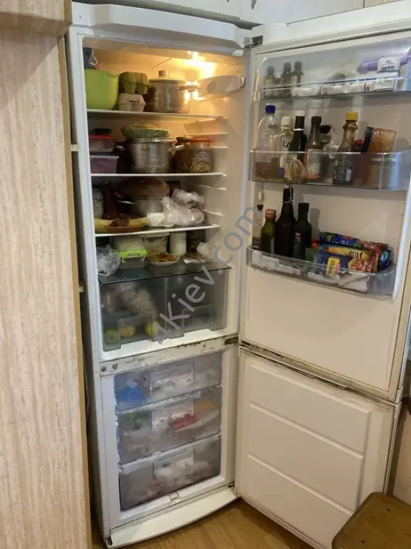 Продам холодильник Electrolux бу