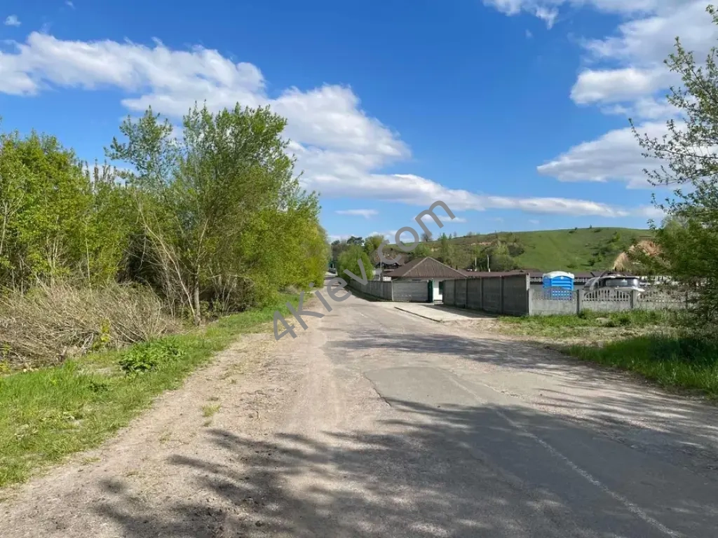 Без комісії!!Продається ділянка 5сот під забудову біля Озера DachaLove