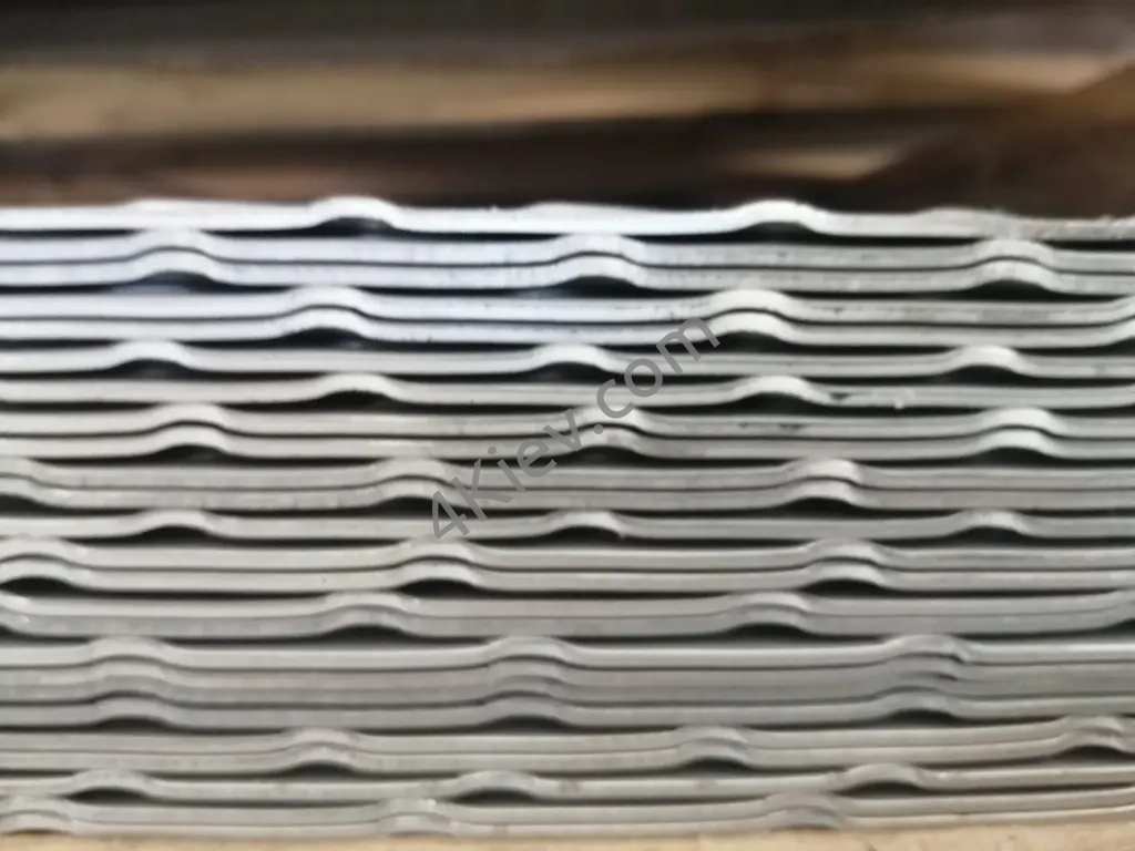 Лист рифлений