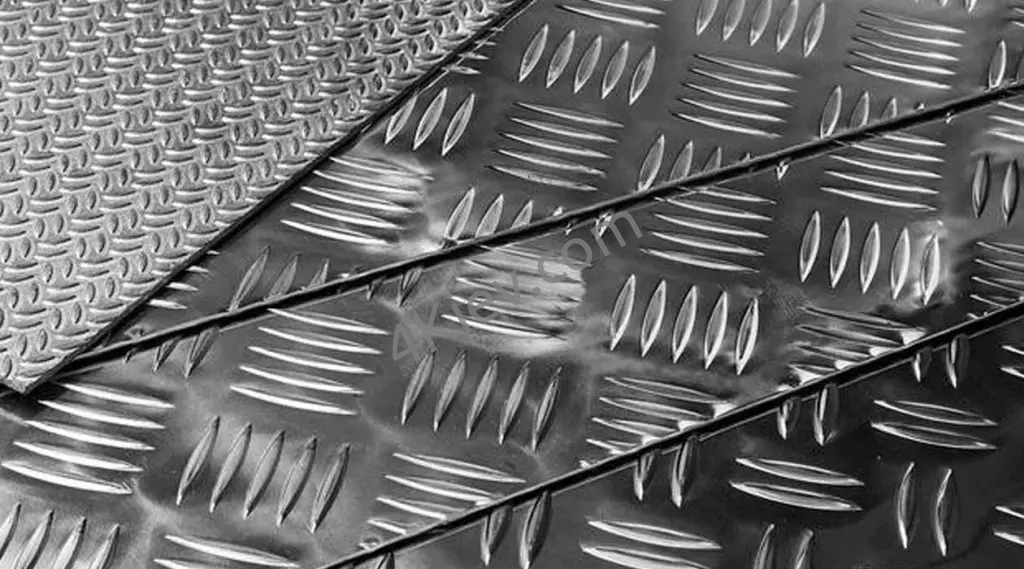 Лист рифлений