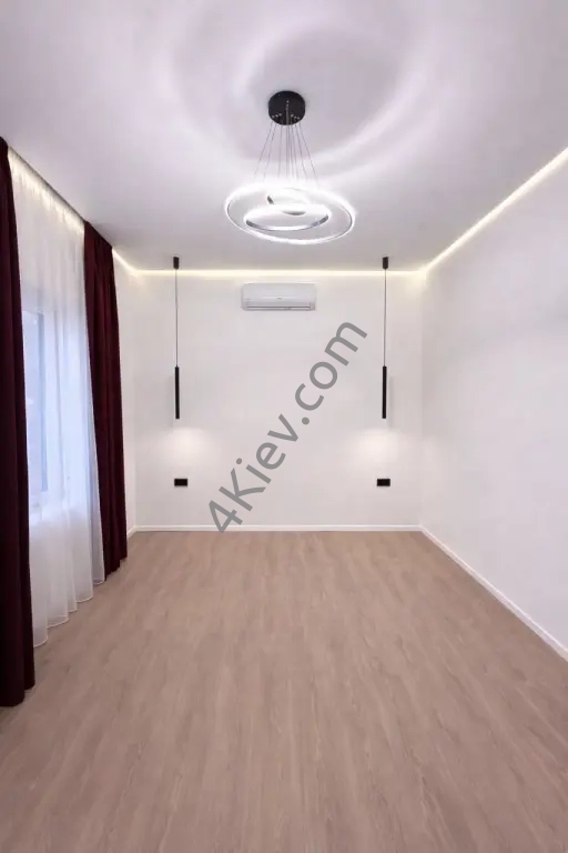 Таунхаус з новим ремонтом в центрі Ірпеня.