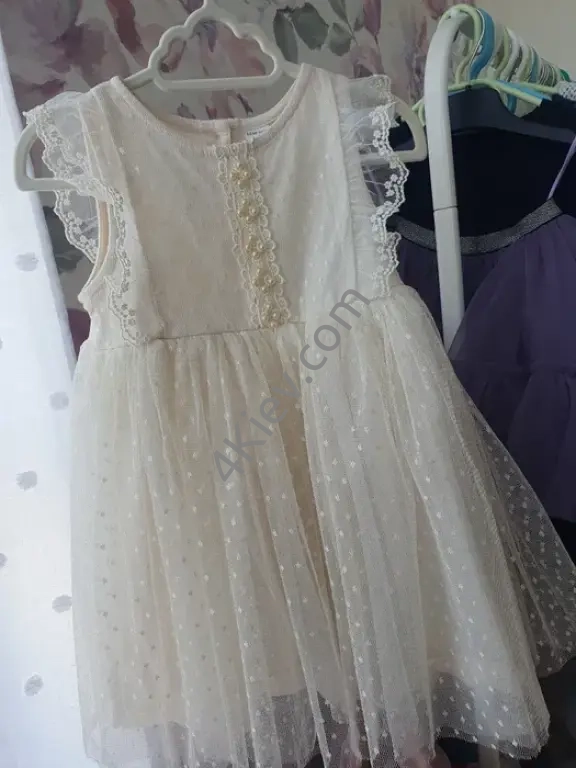 Святкова сукня для дівчинки 104-110