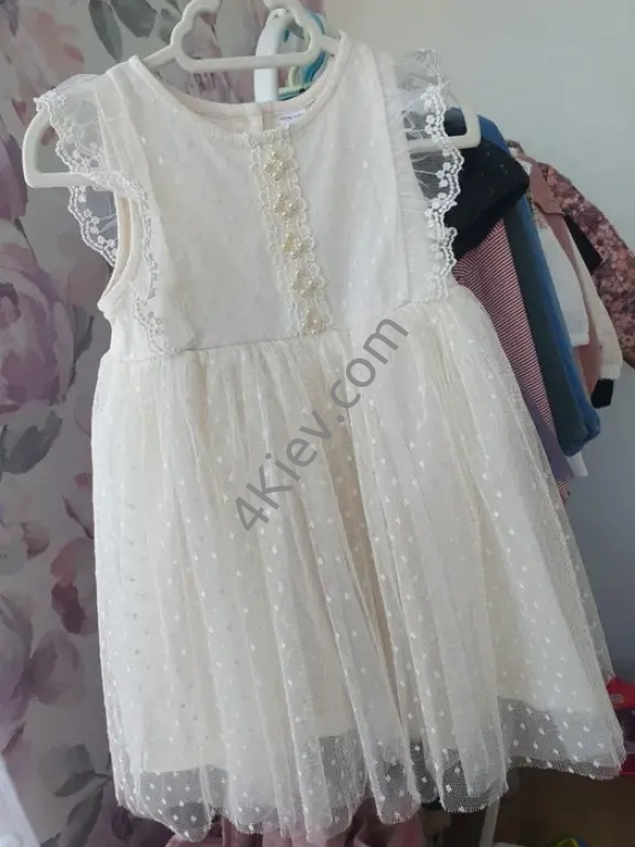 Святкова сукня для дівчинки 104-110