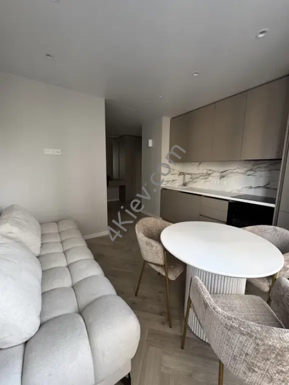 Квартира з дизайнерским ремонтом в жк бізнес класу! Центр міста!