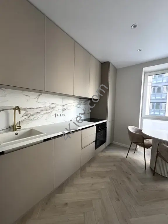 Квартира з дизайнерским ремонтом в жк бізнес класу! Центр міста!