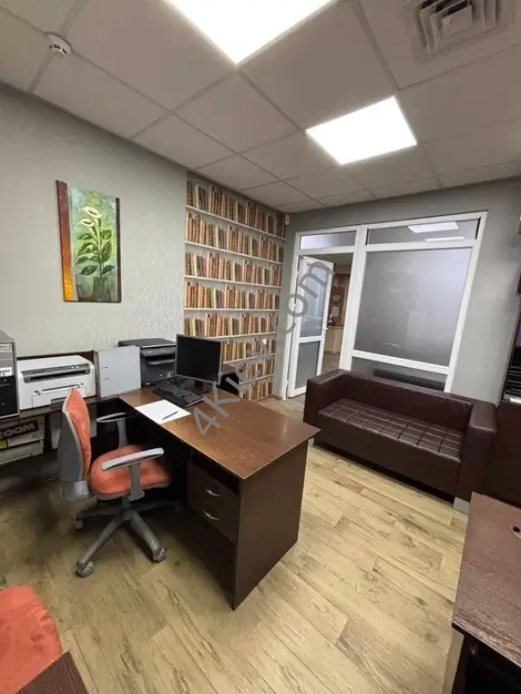 Оренда офісу 122 м² у Києві, біля метро "Золоті Ворота"