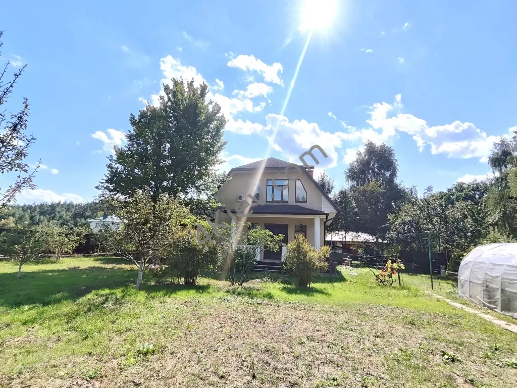 Продам сучасний якісний 2-поверховий будинок