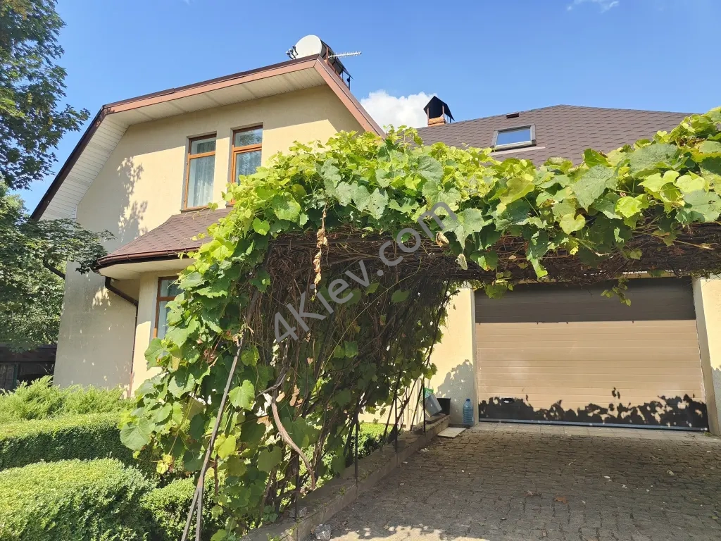 Продам сучасний якісний 2-поверховий будинок