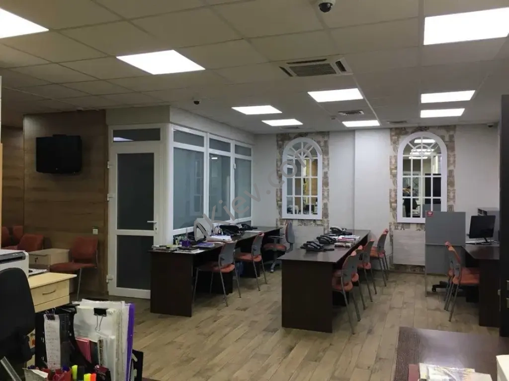 Оренда офісу 122 м² у Києві, біля метро "Золоті Ворота"